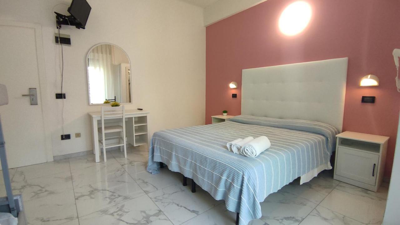 Hotel Villa Elisa Rimini Ngoại thất bức ảnh