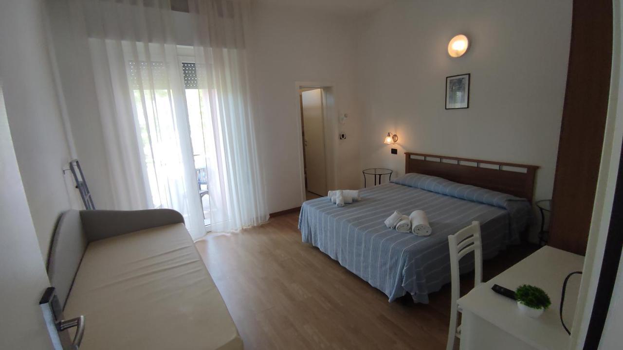 Hotel Villa Elisa Rimini Ngoại thất bức ảnh